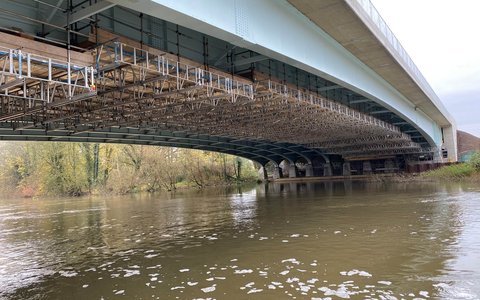 Suspended - M4 Bridge